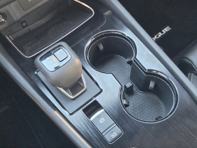 Used 2025 Nissan Rogue SL w/ SL Premium Package FWD image 18