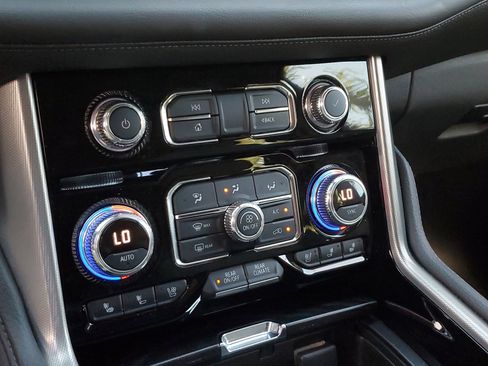 Used 2022 GMC Yukon Denali image 31