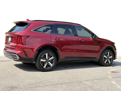 Used 2022 Kia Sorento S FWD image 26