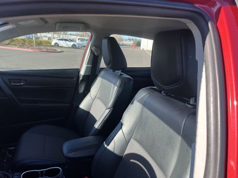 Used 2018 Toyota Corolla SE image 16