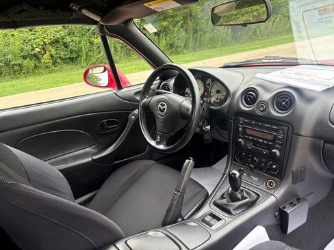 Used 2002 MAZDA MX-5 Miata RWD image 5