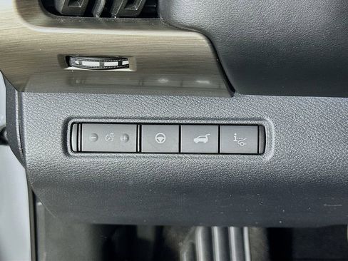 Used 2023 Nissan Pathfinder Platinum w/ Lighting Package (N93) FWD image 23