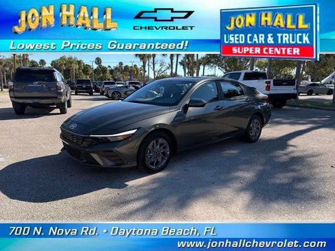 Used 2024 Hyundai Elantra SEL image 2