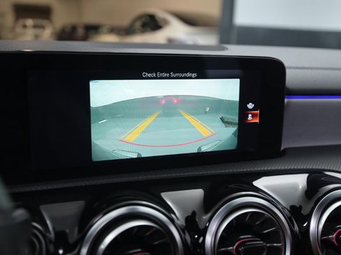 Used 2022 Mercedes-Benz CLA 250 4MATIC image 32