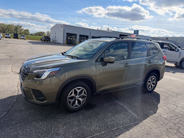 Used 2024 Subaru Forester Premium AWD/4WD image 11