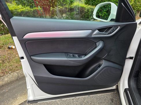 Used 2018 Audi Q3 2.0T Premium w/ Convenience Package image 10