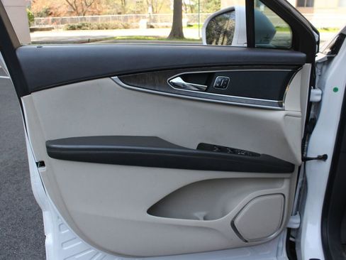 Used 2016 Lincoln MKX Reserve w/ Driver Assistance Package AWD/4WD image 15