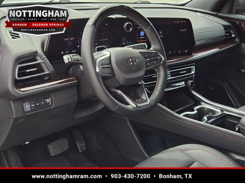 Used 2024 Chevrolet Traverse Z71 w/ Enhanced Driving Package AWD/4WD image 27