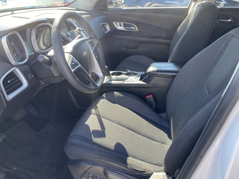 Used 2017 Chevrolet Equinox LT FWD image 11