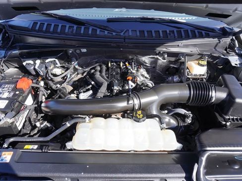 Used 2022 Ford Expedition Max XLT image 7