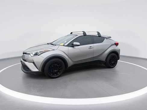 Used 2019 Toyota C-HR LE image 6
