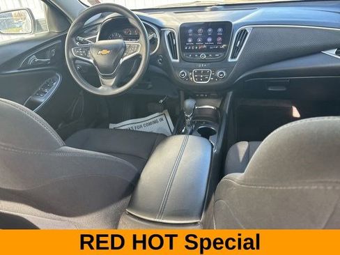 Used 2024 Chevrolet Malibu LT image 38