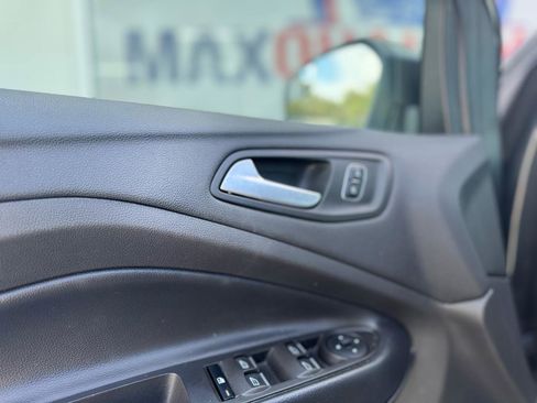 Used 2019 Ford Escape SE FWD image 24