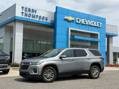 Used 2023 Chevrolet Traverse LT