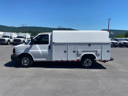 Used 2011 Chevrolet Express 3500 RWD image 5