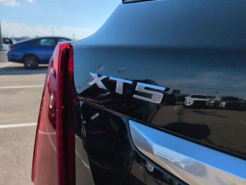 Used 2020 Cadillac XT5 Premium Luxury image 12