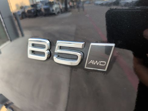 Used 2025 Volvo XC40 B5 Core image 38