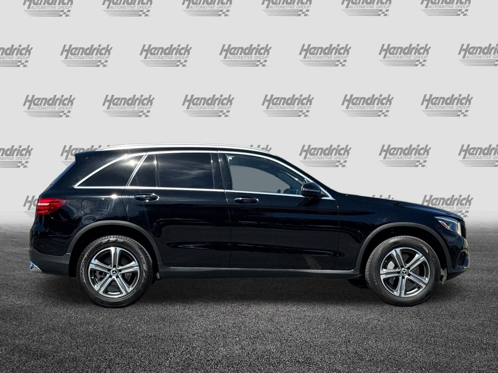 Used 2018 Mercedes-Benz GLC 300 4MATIC image 3