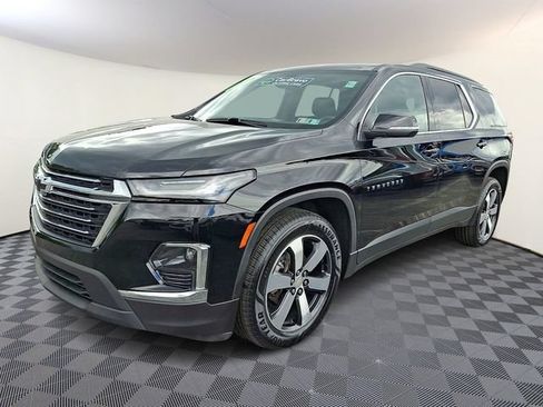 Certified 2023 Chevrolet Traverse LT w/ LT Premium Package AWD/4WD image 3