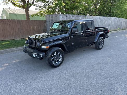 New 2026 Jeep Gladiator Sport AWD/4WD image 1