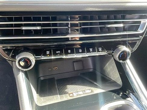 New 2026 Chevrolet Traverse LT w/ Midnight/Sport Edition image 17