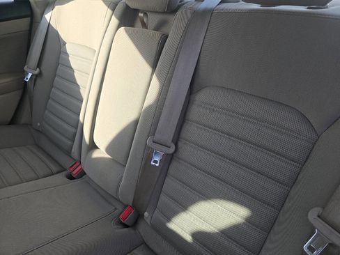 Used 2019 Ford Fusion SE image 25