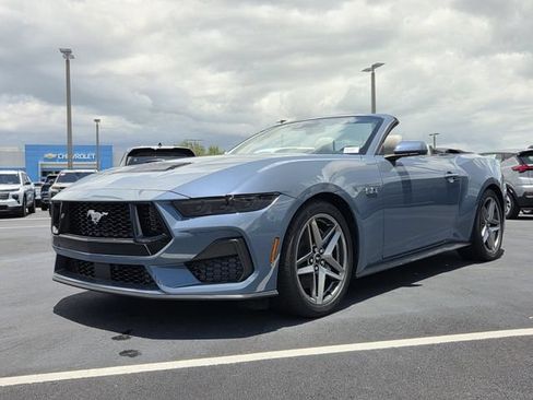 Used 2025 Ford Mustang GT Premium RWD image 2
