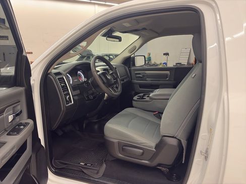 Used 2018 RAM 1500 Classic SLT image 10