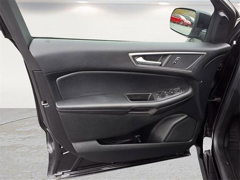 Used 2022 Ford Edge SEL w/ Convenience Package image 17