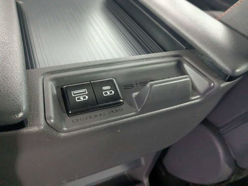 Used 2021 Toyota Sienna XSE AWD/4WD image 38