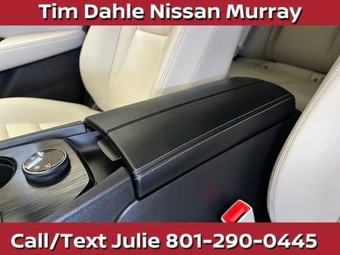 Used 2025 Nissan Rogue SL w/ SL Premium Package AWD/4WD image 31