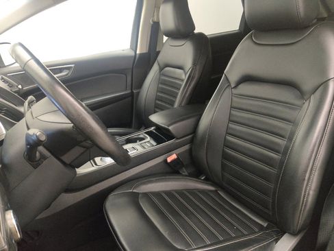 Used 2020 Ford Edge SEL image 17