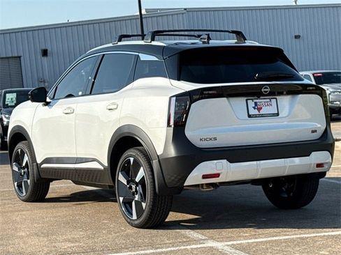 New 2026 Nissan Kicks SR image 7