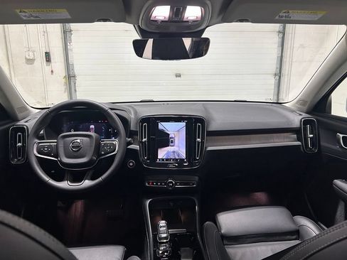 Used 2024 Volvo XC40 B5 Plus w/ Protection Package Premier AWD/4WD image 24