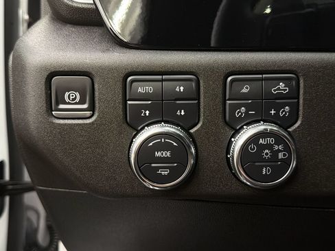 Used 2025 GMC Sierra 1500 Elevation w/ Elevation Premium Package AWD/4WD image 31