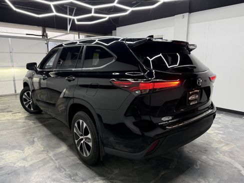 Used 2026 Toyota Highlander XLE image 7