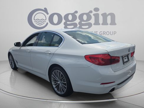 Used 2020 BMW 530i w/ Convenience Package RWD image 3