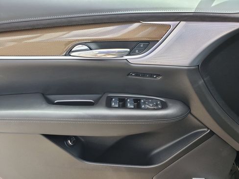 Used 2025 Cadillac XT6 Sport w/ Platinum Package AWD/4WD image 17