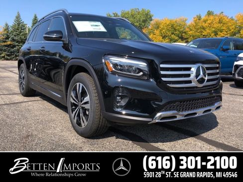 New 2026 Mercedes-Benz GLB 250 4MATIC image 1