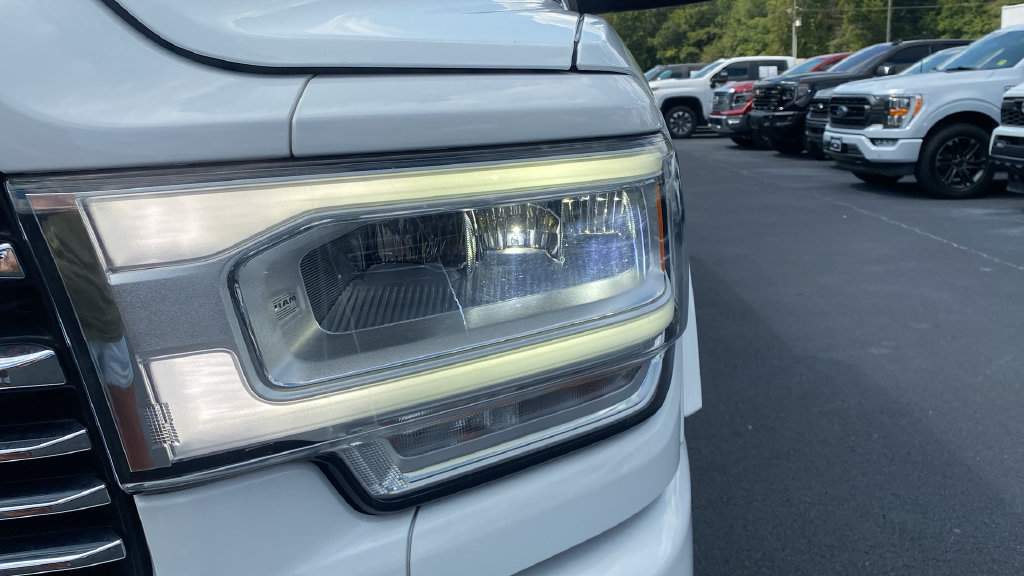 Used 2022 RAM 3500 Laramie AWD/4WD image 9