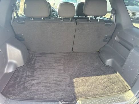 Used 2010 Ford Escape XLT image 11