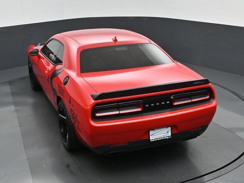 Used 2018 Dodge Challenger SRT Hellcat RWD image 59