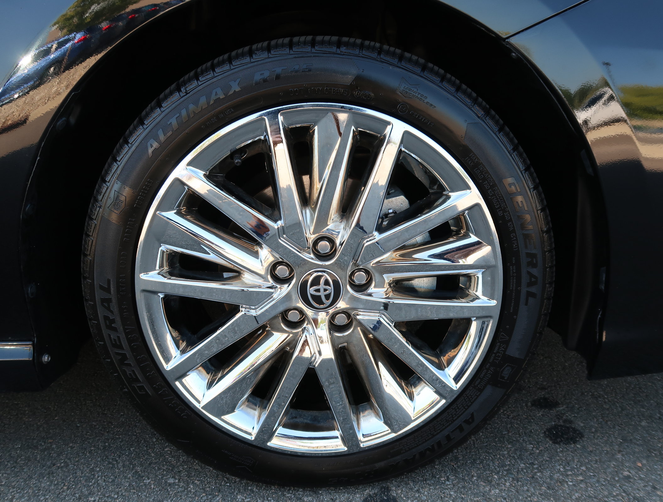 Used 2024 Toyota Camry SE w/ Convenience Package FWD image 43