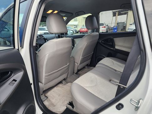 Used 2014 Toyota RAV4 EV image 20