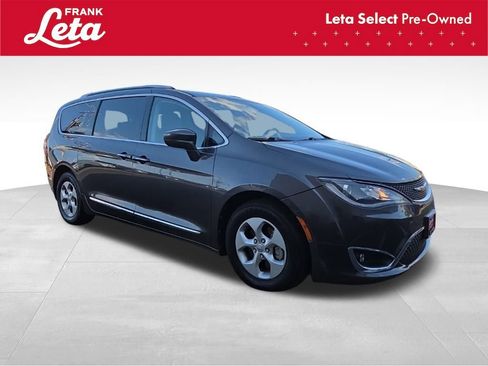 Used 2017 Chrysler Pacifica Touring-L Plus image 14