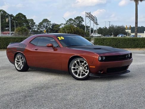 Used 2020 Dodge Challenger GT image 1