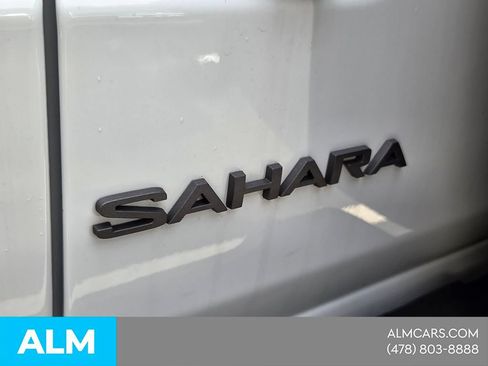 Used 2025 Jeep Wrangler Unlimited Sahara AWD/4WD image 14