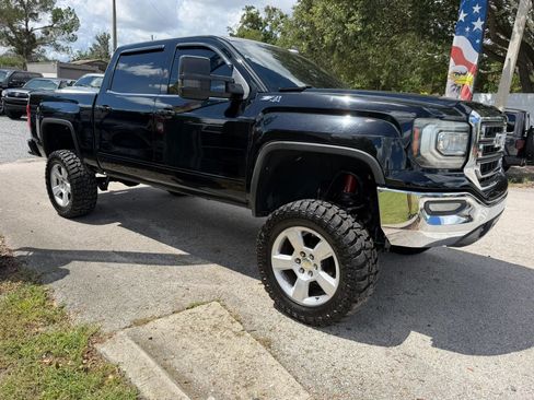 Used 2017 GMC Sierra 1500 SLE w/ SLE Value Package AWD/4WD image 3