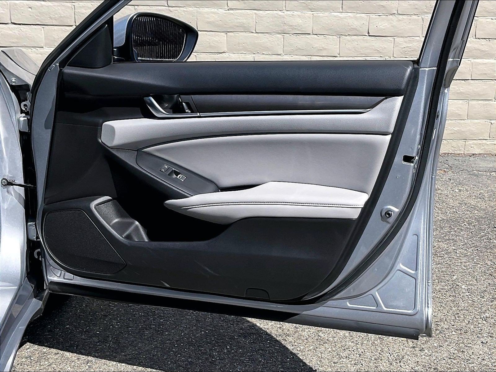 Used 2018 Honda Accord LX image 23
