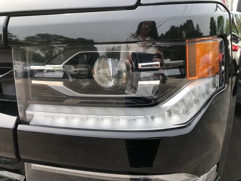 Used 2017 Chevrolet Silverado 1500 LTZ Z71 w/ LTZ Plus Package image 10